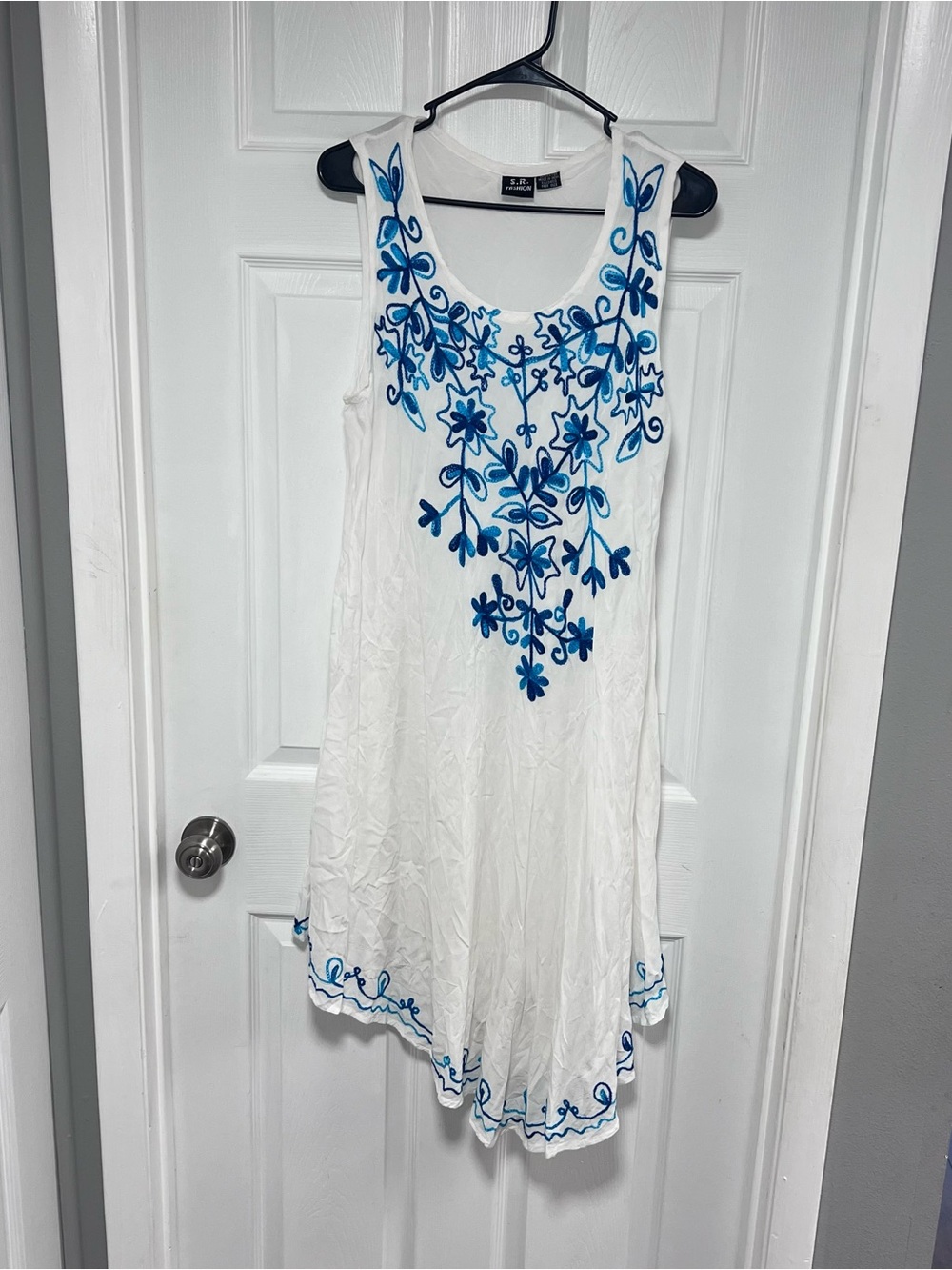 White Sleeveless Embroidered Sundress with Blue Floral Detail “Free Size”